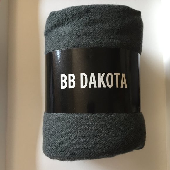 BB Dakota Reversible Poncho - Picture 1 of 4